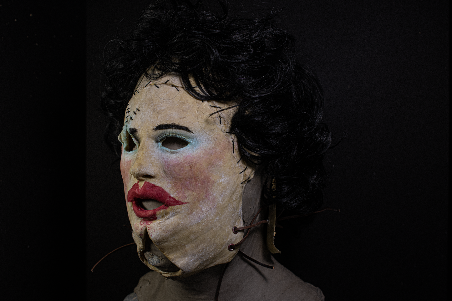 Pretty woman mask replica