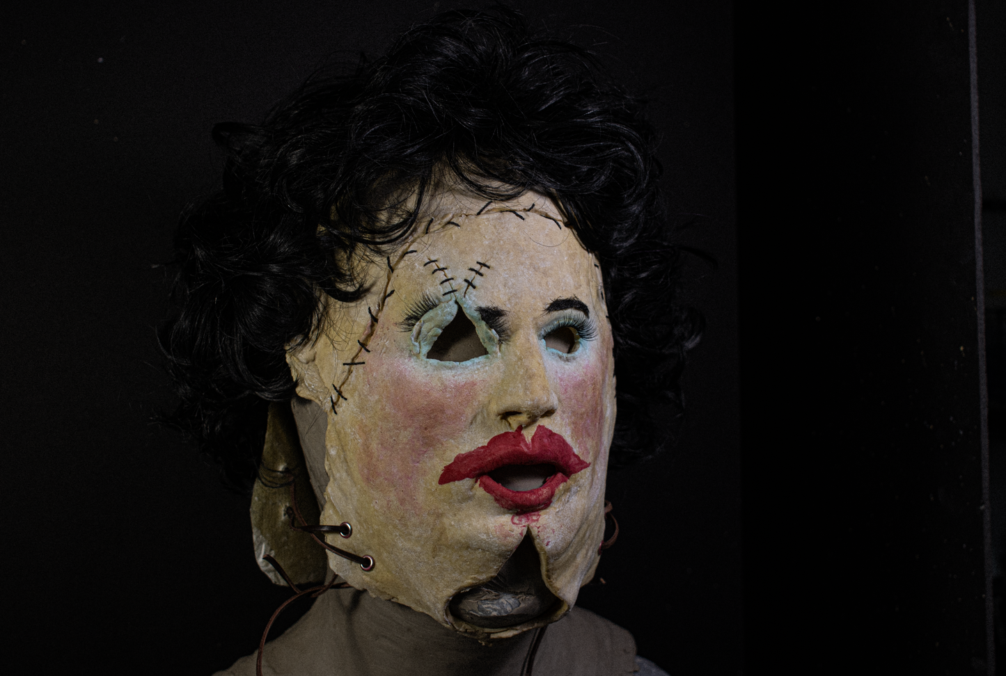 Pretty woman mask replica