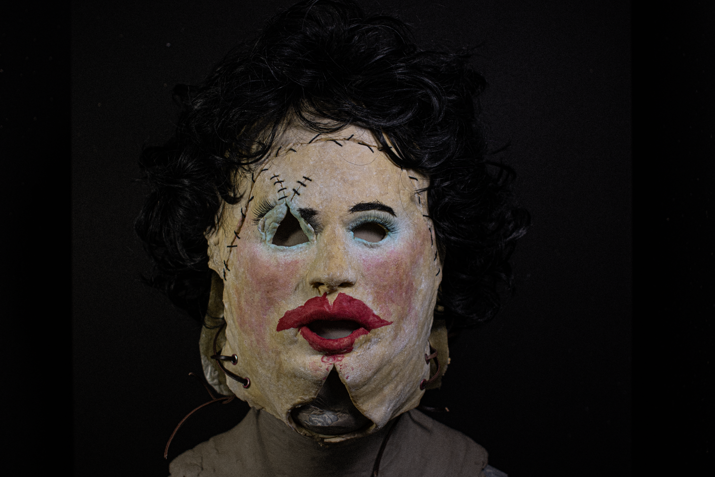 Pretty woman mask replica